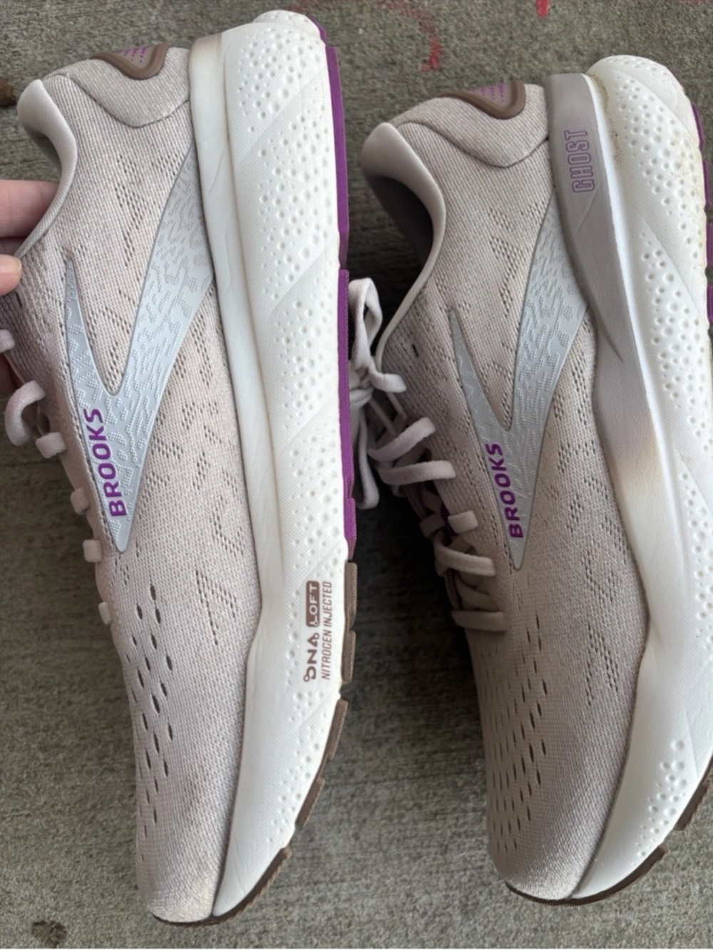 Brooks Ghost 16. Womens 10 Light Pink Running Shoes Sneakers - Picture 3 of 12